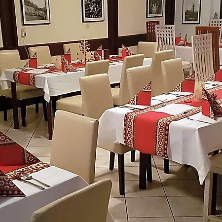 Zum Fuchsbau Hotel *